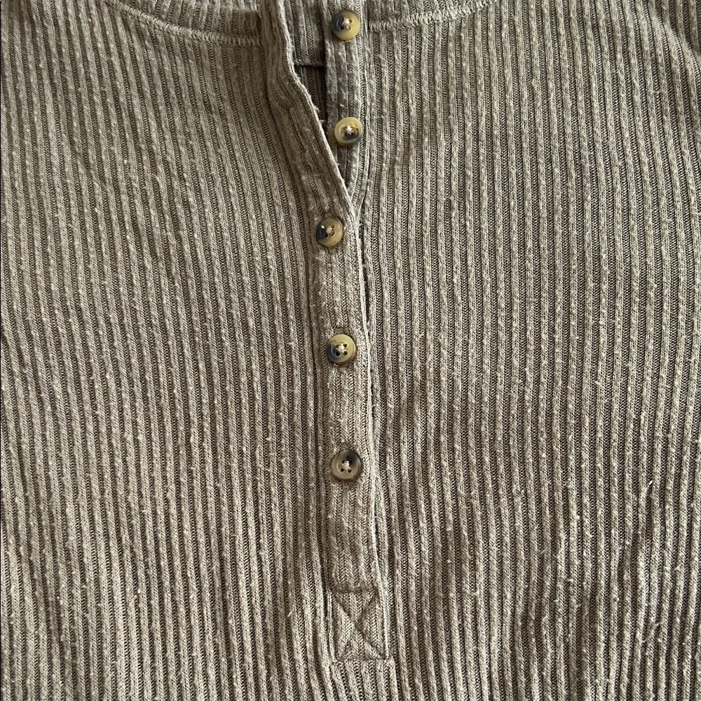 Faherty Women's Brown Ribbed Long Sleeve Henley - Picture 6 of 6